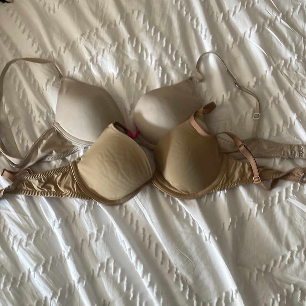 2 32B bras